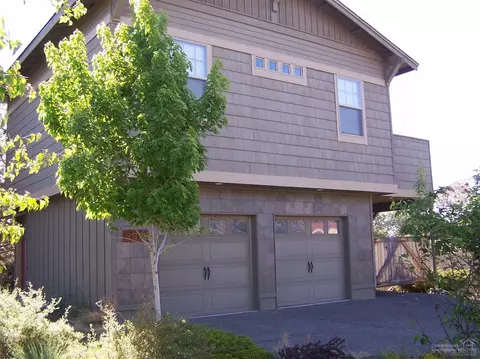 2894 NE Sandy Dr, Bend, OR 97701 photo 1