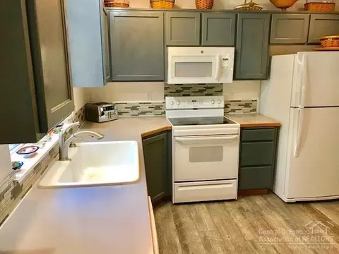 16957 Indio Rd, Bend, OR 97707 photo 5