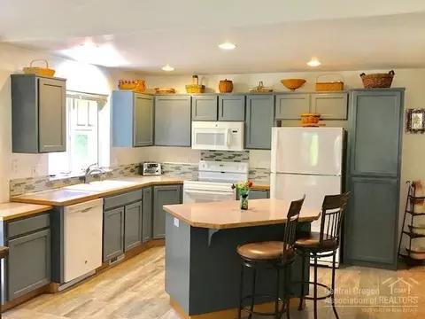 16957 Indio Rd, Bend, OR 97707 photo 6