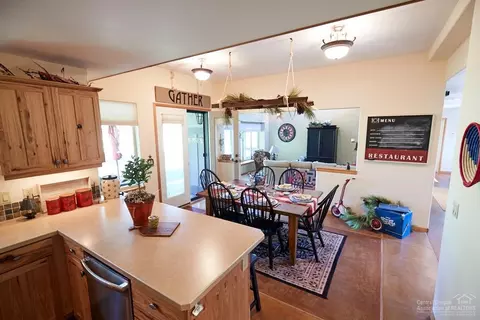 715 Nutcracker Dr, Redmond, OR 97756 photo 12