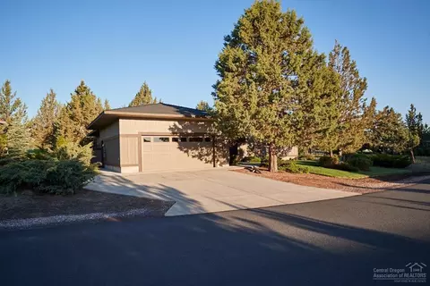 715 Nutcracker Dr, Redmond, OR 97756 photo 2