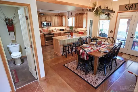 715 Nutcracker Dr, Redmond, OR 97756 photo 14