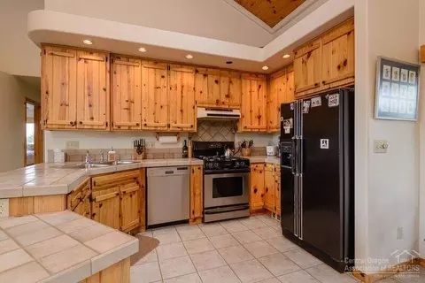 17614 Plainview Rd, Bend, OR 97703 photo 3