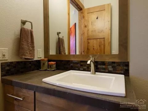 60445 Snap Shot Loop, Bend, OR 97702 photo 18