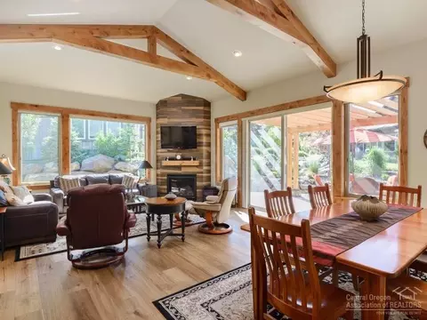 60445 Snap Shot Loop, Bend, OR 97702 photo 7