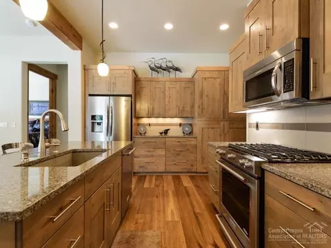 60445 Snap Shot Loop, Bend, OR 97702 photo 5