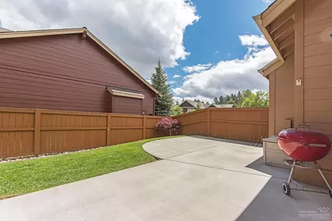 61457 Linton Loop, Bend, OR 97702 photo 23