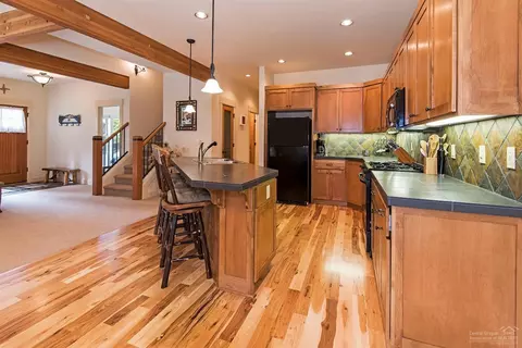 61457 Linton Loop, Bend, OR 97702 photo 3
