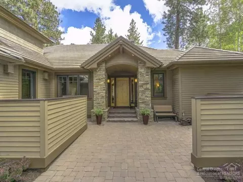 61460 Tam Mcarthur Loop, Bend, OR 97702 photo 3