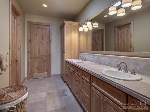61460 Tam Mcarthur Loop, Bend, OR 97702 photo 14