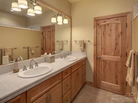 61460 Tam Mcarthur Loop, Bend, OR 97702 photo 17