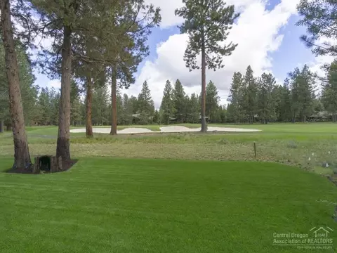 61460 Tam Mcarthur Loop, Bend, OR 97702 photo 2