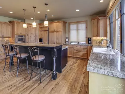 61460 Tam Mcarthur Loop, Bend, OR 97702 photo 10