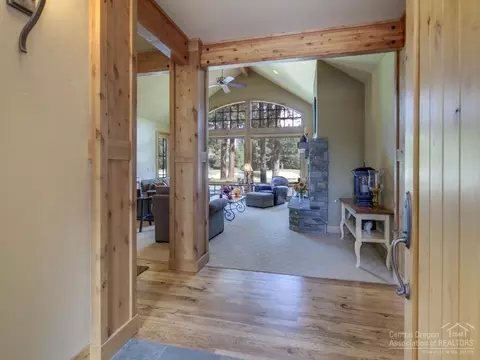 61460 Tam Mcarthur Loop, Bend, OR 97702 photo 5