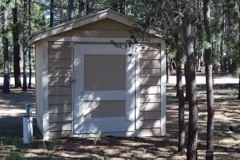 51872 Pine Loop Dr, La Pine, OR 97739 photo 9