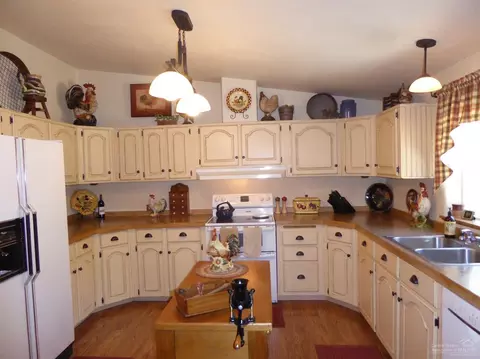 15210 Ponderosa Loop, La Pine, OR 97739 photo 1