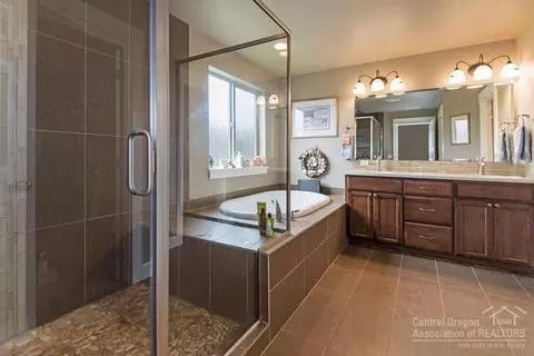 21383 NE Nolan Ct, Bend, OR 97701 photo 11