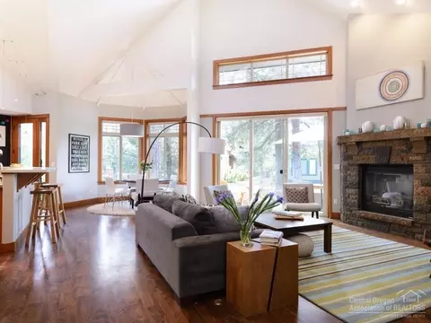 19560 Blue Lake Loop, Bend, OR 97702 photo 7