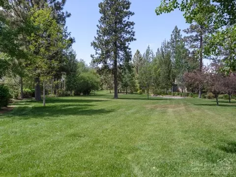 19560 Blue Lake Loop, Bend, OR 97702 photo 23