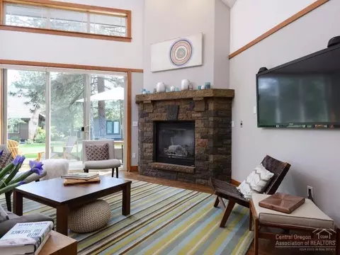 19560 Blue Lake Loop, Bend, OR 97702 photo 6