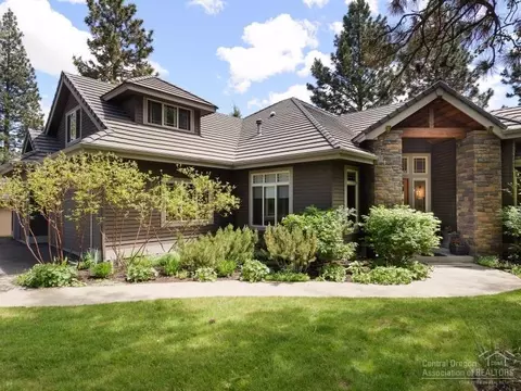 19560 Blue Lake Loop, Bend, OR 97702 photo 2