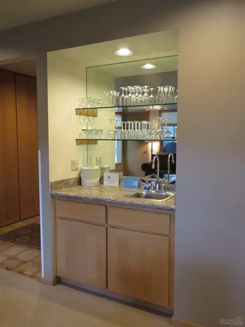 57321 Beaver Ridge Loop, Sunriver, OR 97707 photo 6