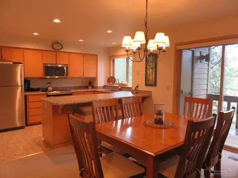 57321 Beaver Ridge Loop, Sunriver, OR 97707 photo 2