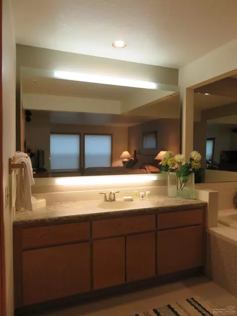 57321 Beaver Ridge Loop, Sunriver, OR 97707 photo 12
