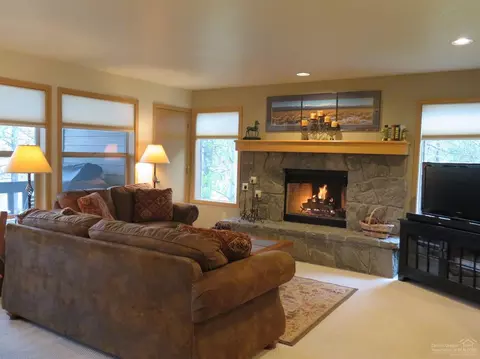 57321 Beaver Ridge Loop, Sunriver, OR 97707 photo 1