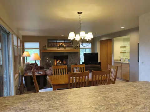 57321 Beaver Ridge Loop, Sunriver, OR 97707 photo 4