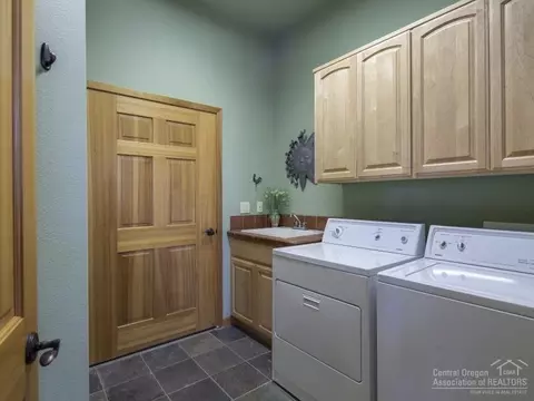 204 NW Phils Loop, Bend, OR 97701 photo 20