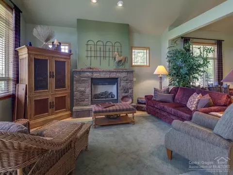 204 NW Phils Loop, Bend, OR 97701 photo 11