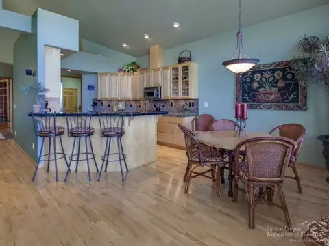 204 NW Phils Loop, Bend, OR 97701 photo 13