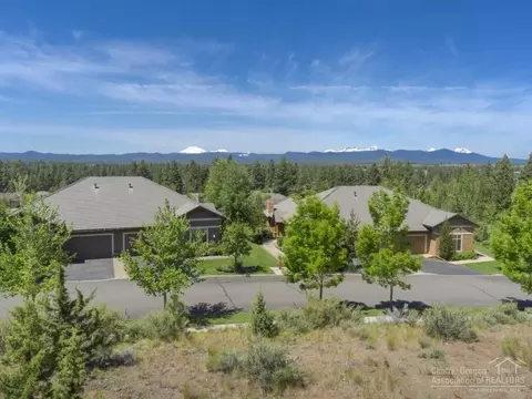 204 NW Phils Loop, Bend, OR 97701 photo 3