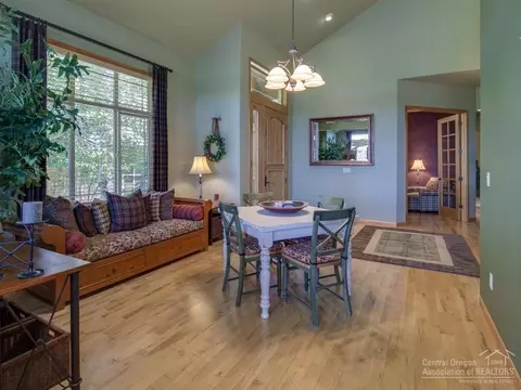204 NW Phils Loop, Bend, OR 97701 photo 16