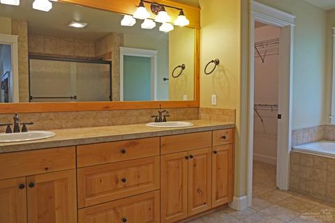 20470 SE Jacklight Ln, Bend, OR 97702 photo 18