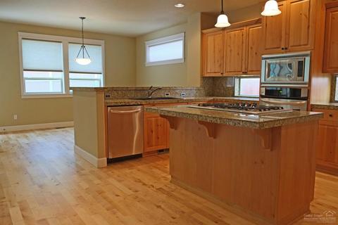 20470 SE Jacklight Ln, Bend, OR 97702 photo 5