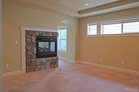 20470 SE Jacklight Ln, Bend, OR 97702 photo 15