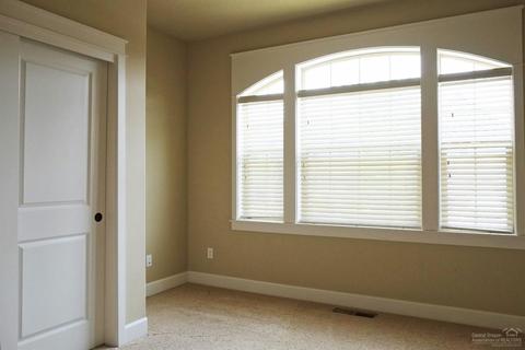 20470 SE Jacklight Ln, Bend, OR 97702 photo 9