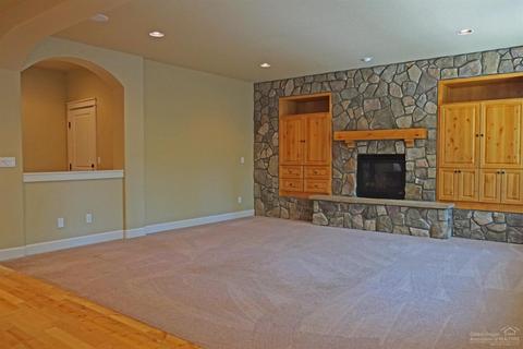 20470 SE Jacklight Ln, Bend, OR 97702 photo 6