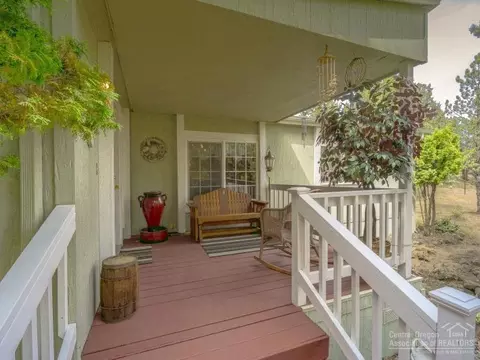 64847 Grande Loop, Bend, OR 97701 photo 4