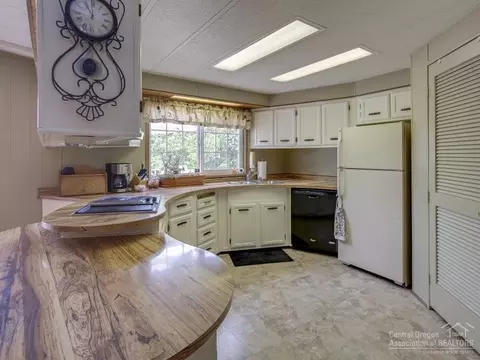 64847 Grande Loop, Bend, OR 97701 photo 11