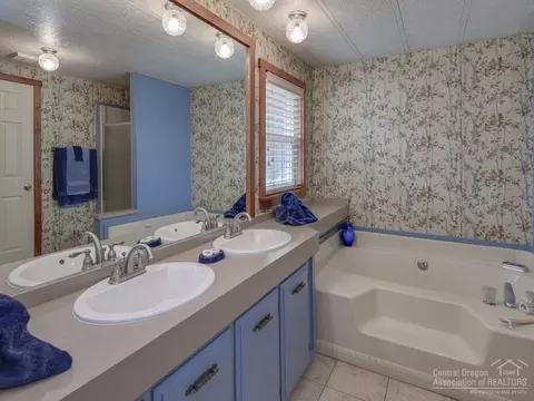64847 Grande Loop, Bend, OR 97701 photo 15