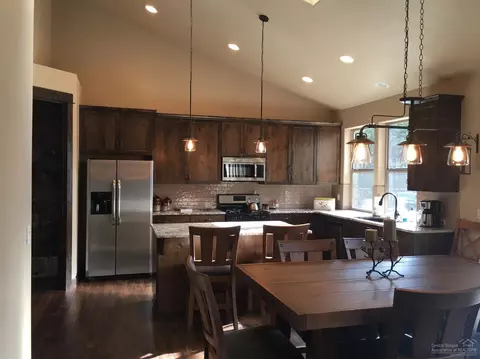 56078 Sandpiper Rd, Bend, OR 97707 photo 3