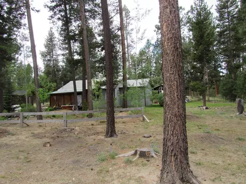 1953 Rector Dr, La Pine, OR 97739 photo 2