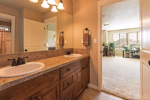 63147 Dakota Dr, Bend, OR 97701 photo 16