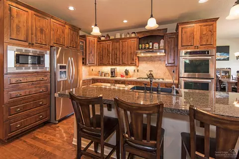 63147 Dakota Dr, Bend, OR 97701 photo 5