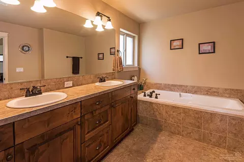 63147 Dakota Dr, Bend, OR 97701 photo 13