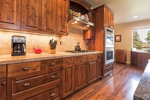 63147 Dakota Dr, Bend, OR 97701 photo 6