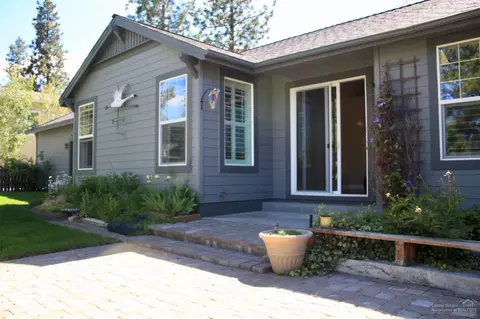 19459 Blue Lake Loop, Bend, OR 97702 photo 3